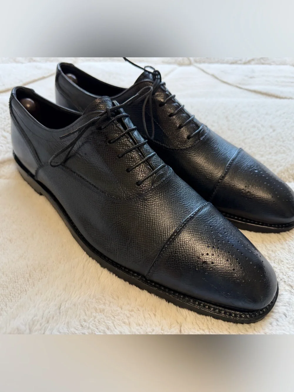 $895 Salvatore Ferragamo Classic Black Navy Blue Cap-Toe Oxford Dress Shoes 9.5